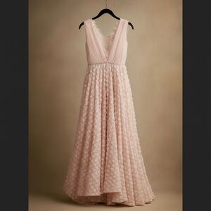 Sleeveless V-Neck Pink Maxi Dress with Textured Skirt